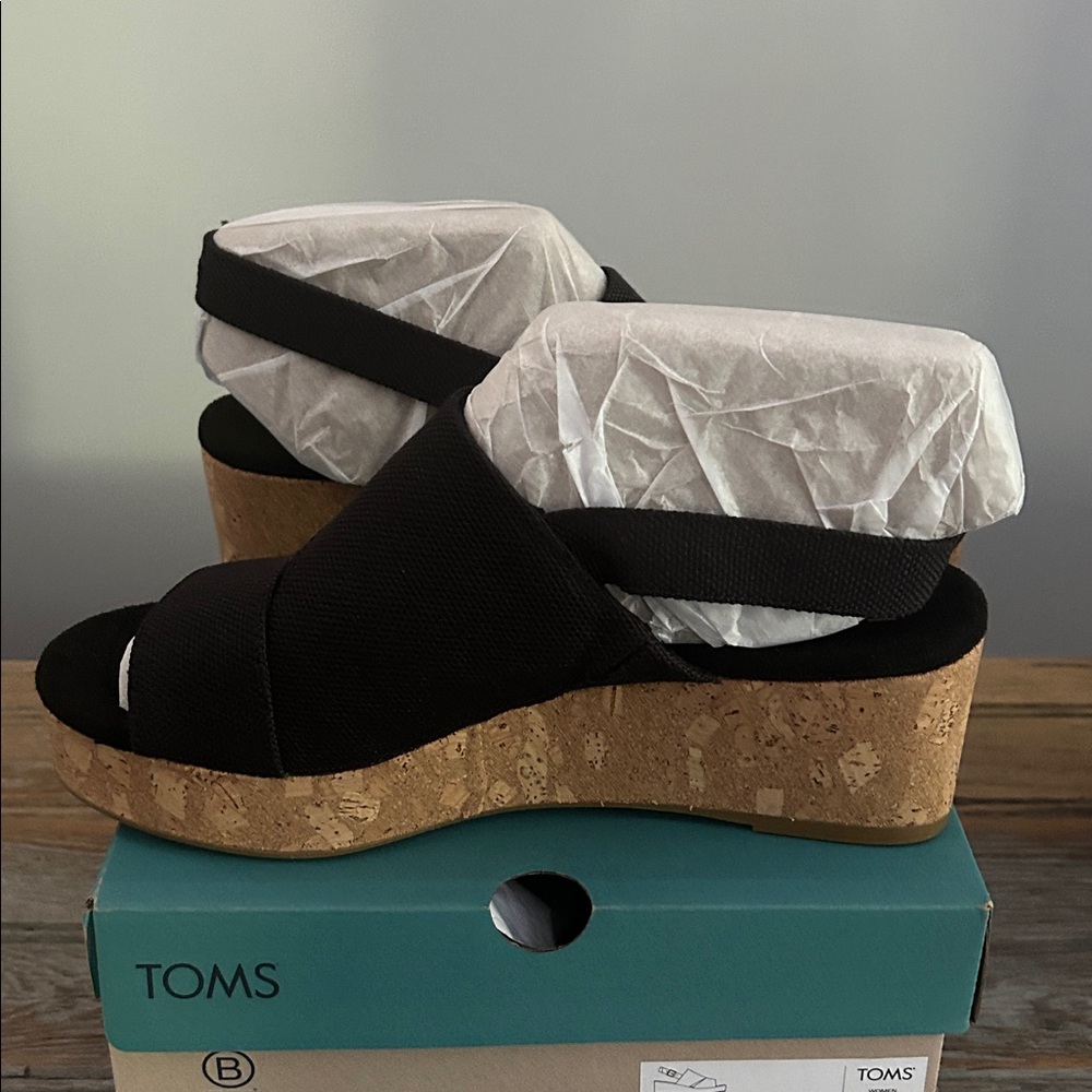 Toms Claudine Platform Wedge Sandals Black NEW - Picture 3 of 3
